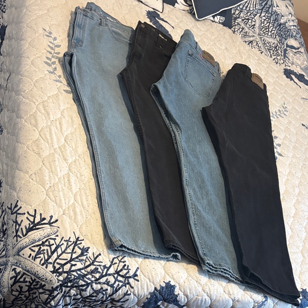 Lot of 4 pairs of jeans! 2 pairs of Wrangler & 2 pairs of gGeorge!🚨👷🏻‍♂️🧑🏻‍🌾👨🏽‍🔧
